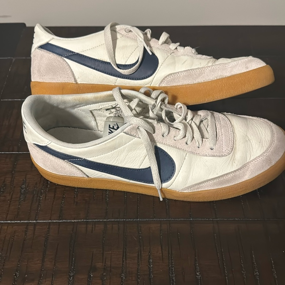 Vintage Nike shoes